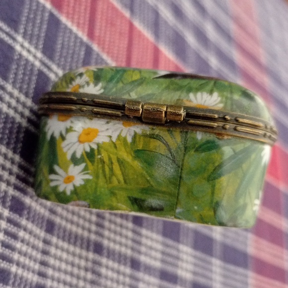 Trinket - Picture 9 of 10